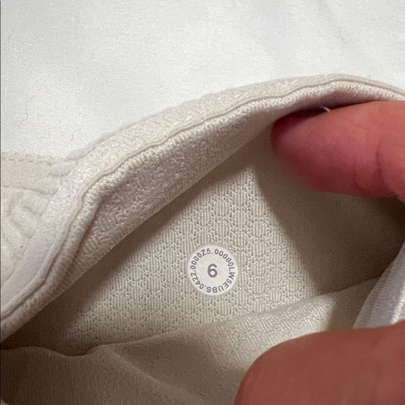 Lululemon Pants size 6 - Picture 3 of 3